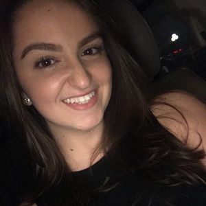 Meet your Posher, Dominique